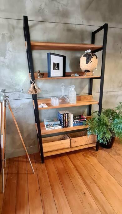 Apartment 4 - Haddin Court - Chic Ny Loft Style بلينهايم المظهر الخارجي الصورة